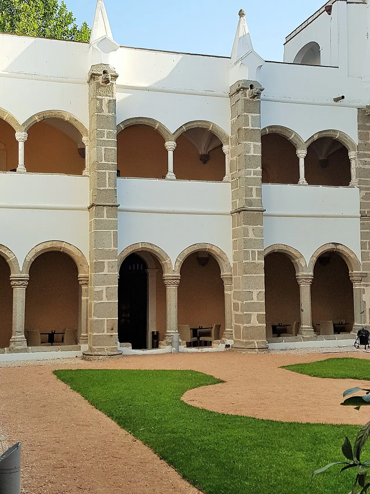 Convento do Espinheiro, Historic Hotel & Spa