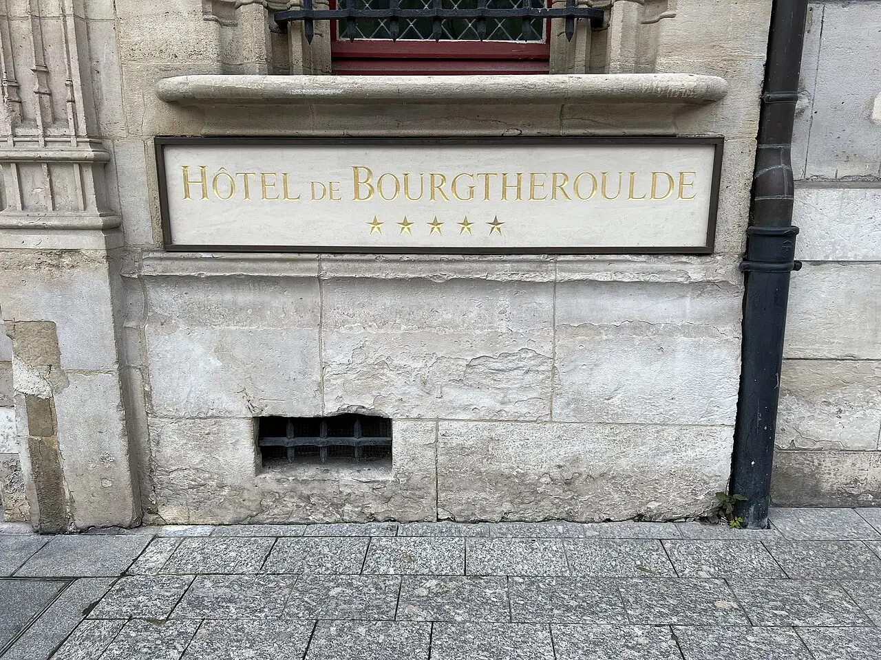 Hotel de Bourgtheroulde, Autograph Collection