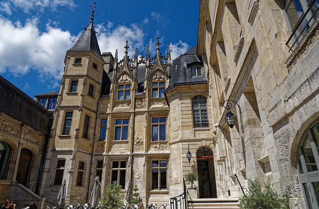 Hotel de Bourgtheroulde, Autograph Collection