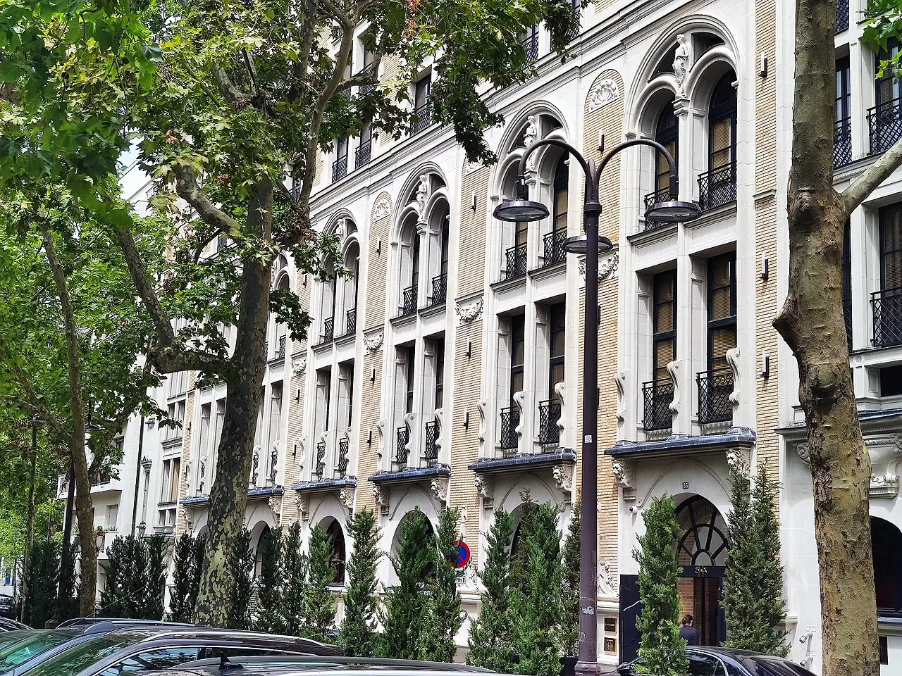 Sax Paris, LXR Hotels & Resorts