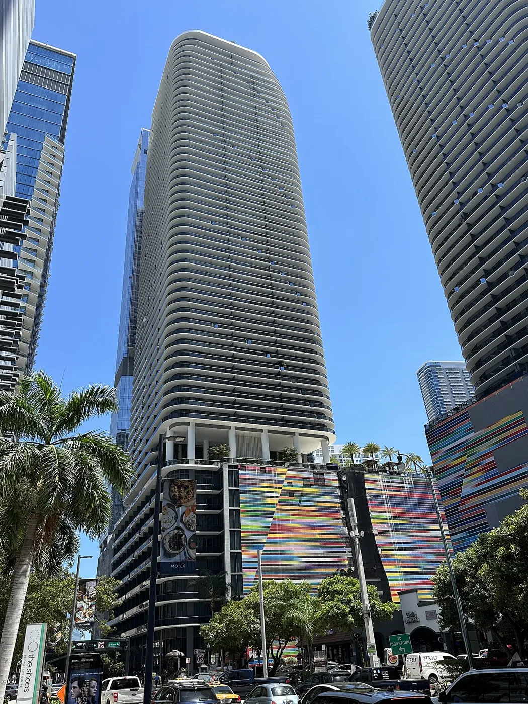 SLS LUX Brickell