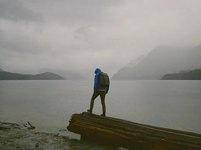 Packable rain shell