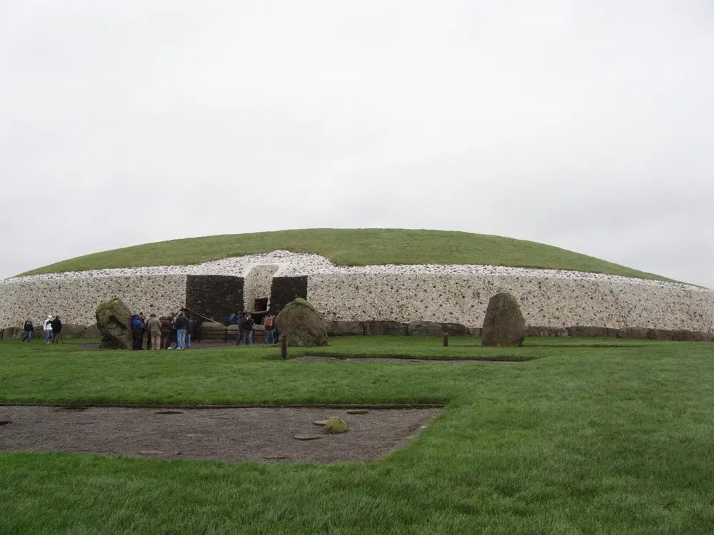Brú na Bóinne - Archaeological Ensemble of the Bend of the Boyne